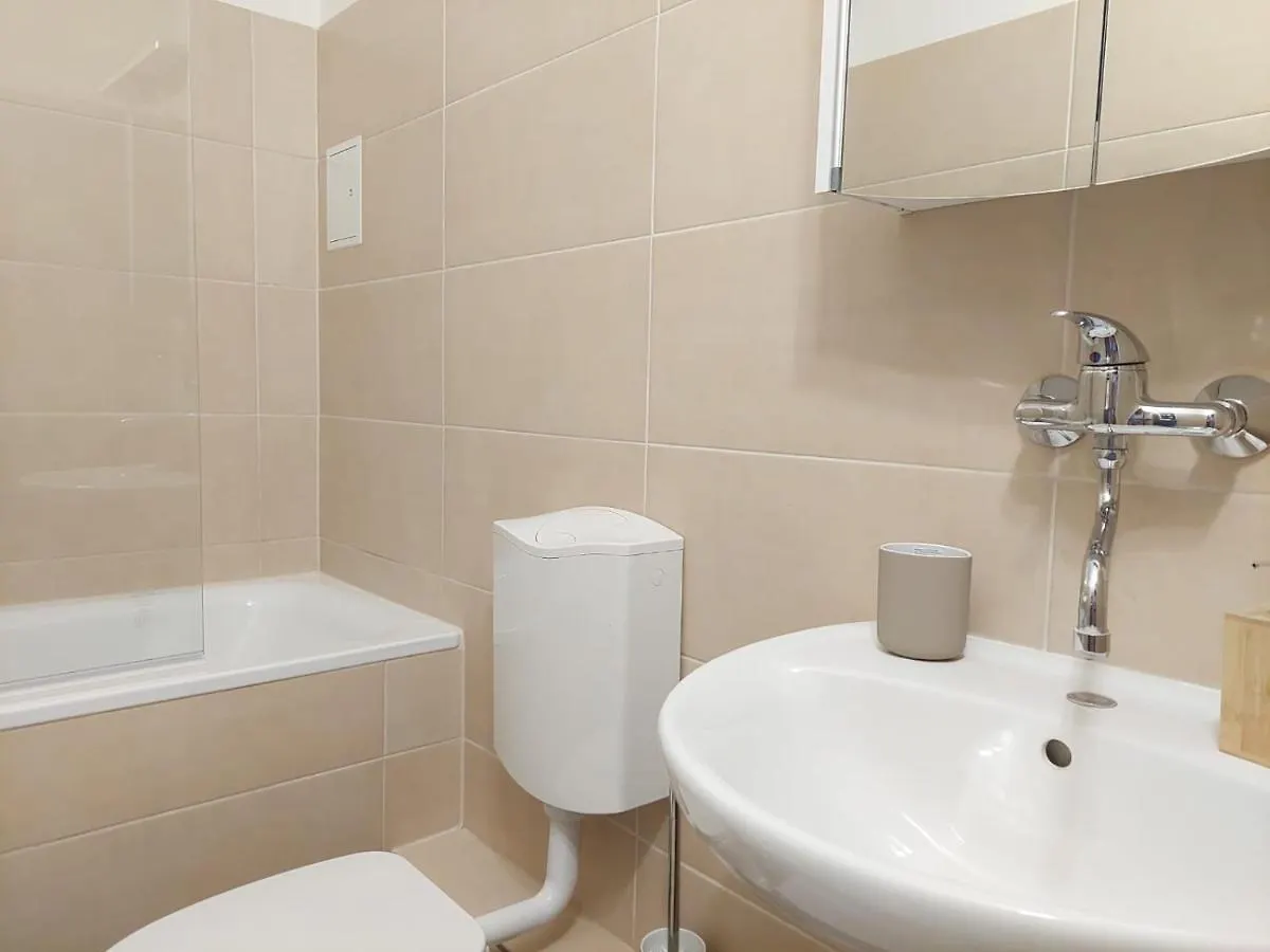 Apartament Balcony Apartment, 5 Min Walk To First District Wiedeń Austria